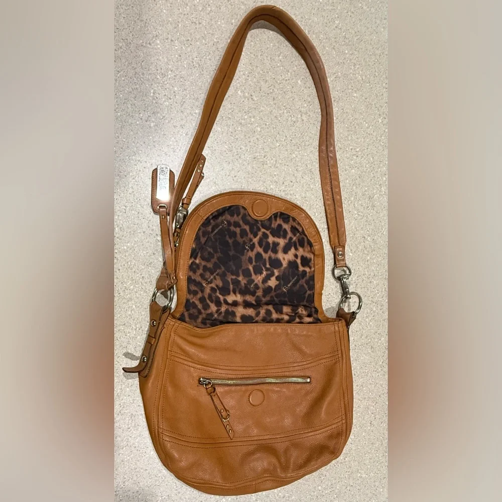 B Makowsky LEATHER Camel CROSSBODY Purse HANDBAG